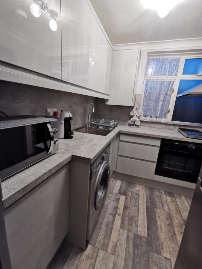 Palaz 2 - 2 Bedroom Flat Edmonton Exterior foto